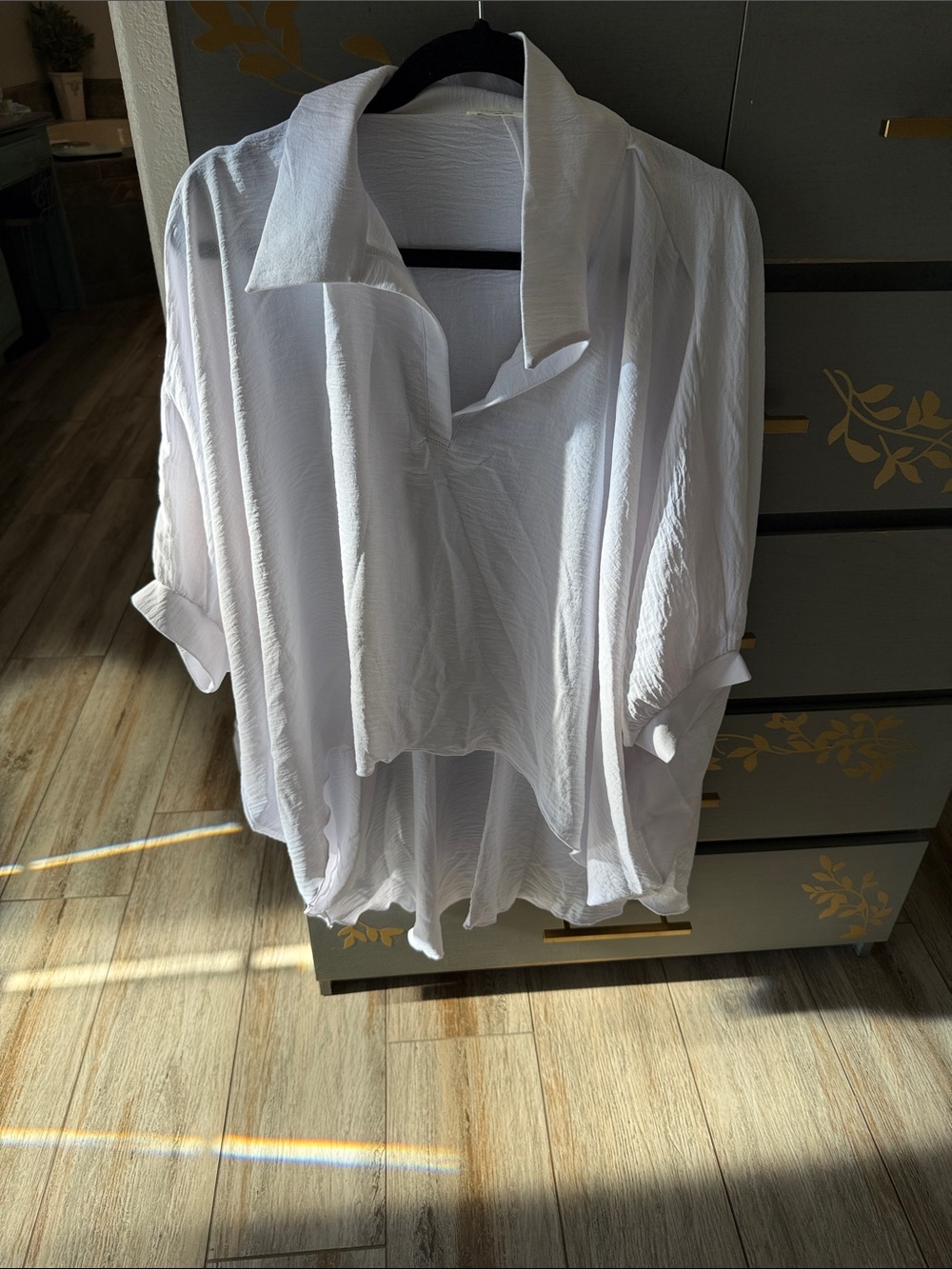 Kim & Cami White Lightweight Draped Collared Tunic